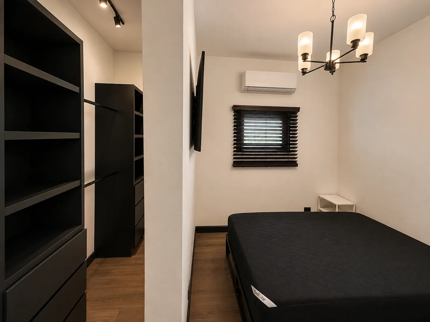 3 bed, $2,400 — Photo 3