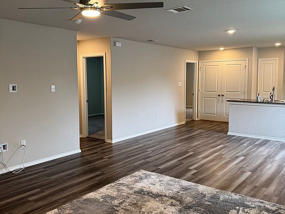 3rd image of 306 PRADERA CV