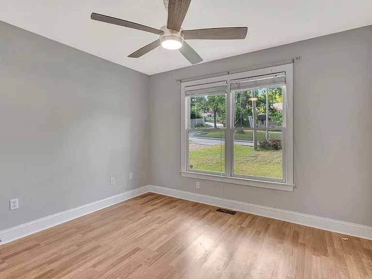 3520 Elkins Ave — Photo 14