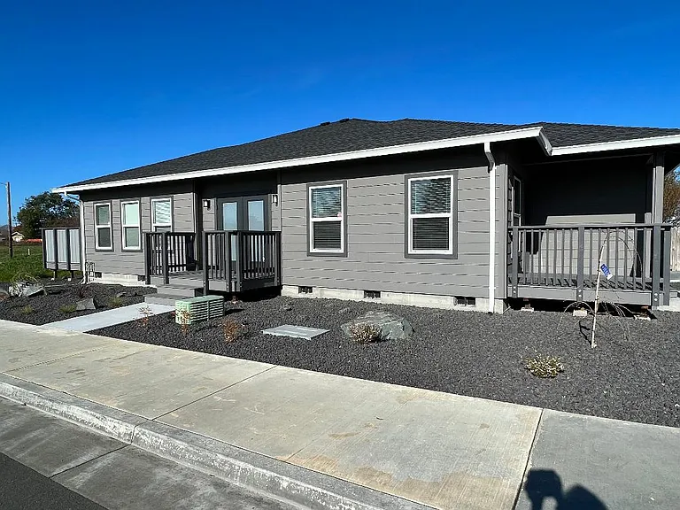 1257 Q St — Photo 2