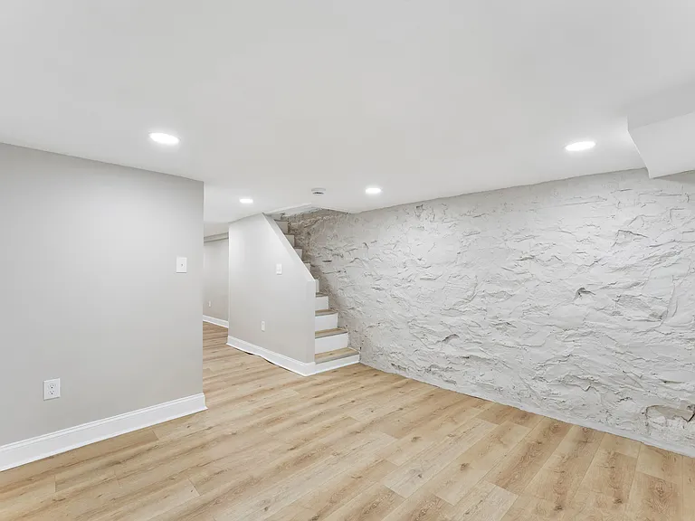 2440 McCulloh St — Photo 18