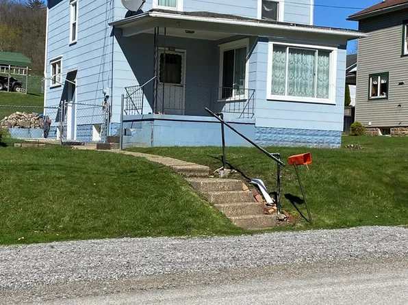 610 Walnut St, Reno, PA 16343