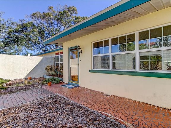 3rd image of 1577 Santa Barbara Dr