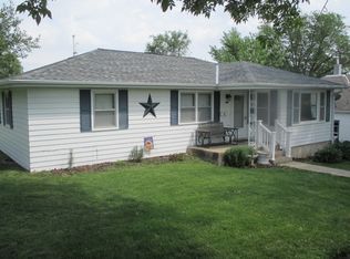 326 N Chestnut St, Genoa, NE 68640