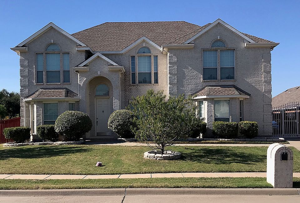 1st image of 2864 Gillespie Ln