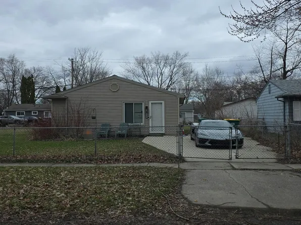 1565 Phyllis St, Ypsilanti, MI 48198