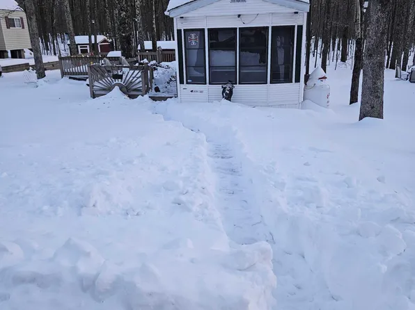 198 Big Bass Dr, Milford, PA 18337