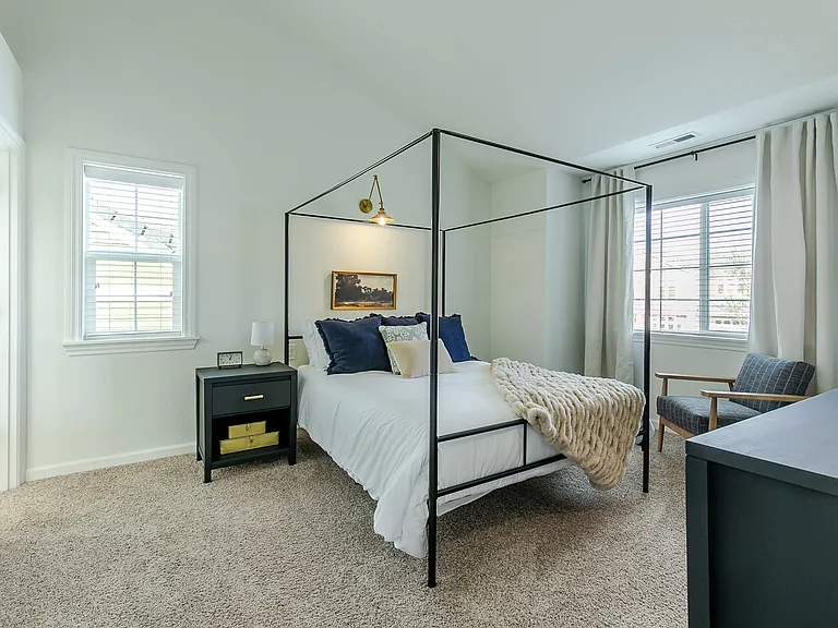 1241 Masters Ave — Photo 9