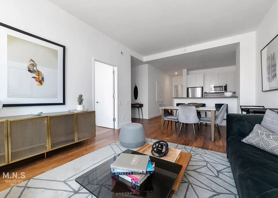 1st image of 4214 Crescent St APT 3B