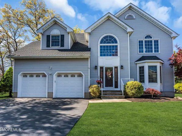 68 Periwinkle Circle, Tinton Falls, NJ 07712