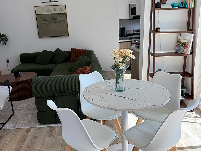 Fairfax Apartments — Photo 76