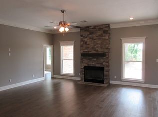 2637 Ravenway Dr, Lake Charles, LA 70611