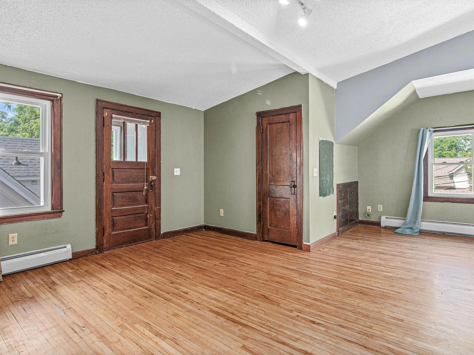 1 bed, 746 sqft, $1,250 — Photo 3