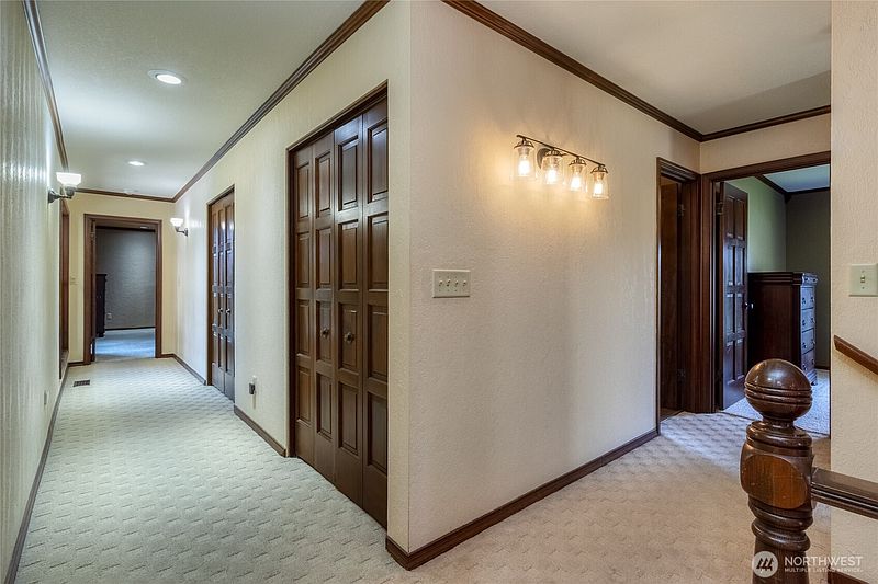 5th image of 1134 Abbott Road