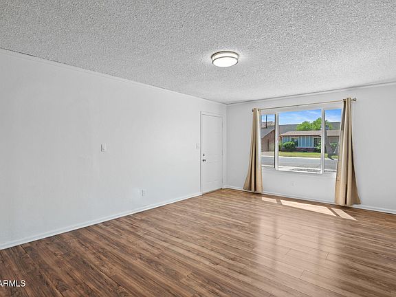 4th image of 1664 E DEL RIO Drive