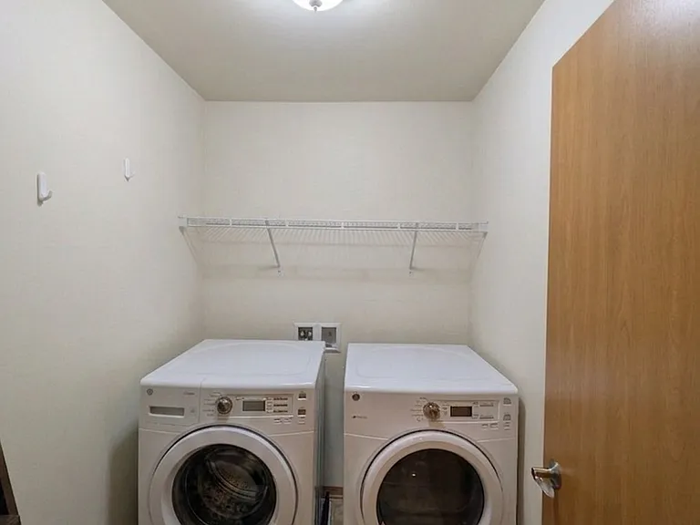 4870 Innovation Dr — Photo 16