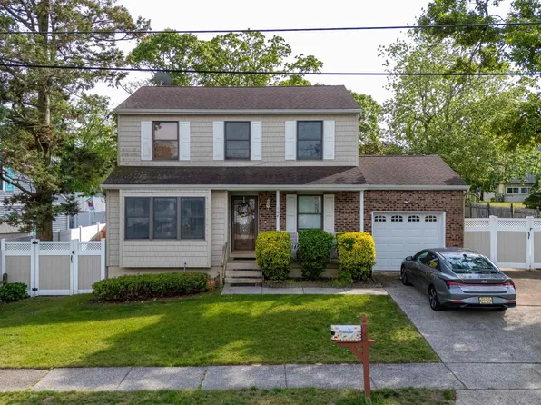 104 Braddock Ave, Somers Point, NJ 08244