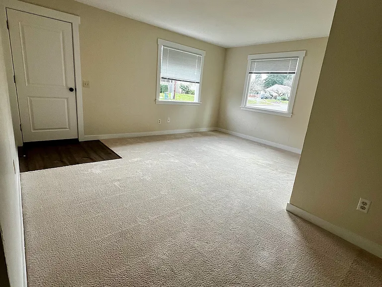 1127 Sleater Kinney Rd SE — Photo 6