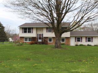 52 Shrubbery Ln, Rochester, NY 14624