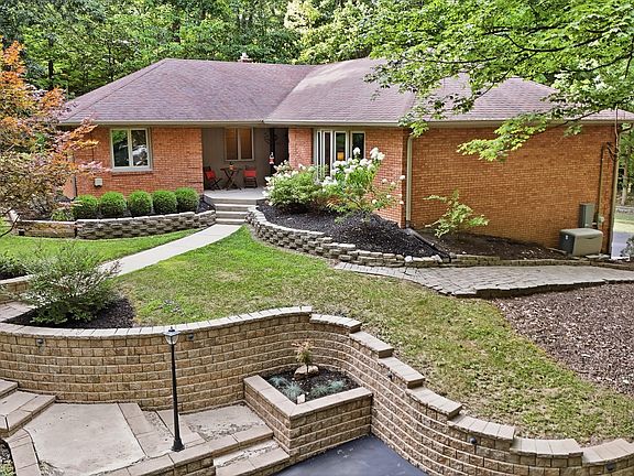 3rd image of 9226 Gleannloch Dr