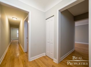 817 Elm St APT 306, Winnetka, IL 60093