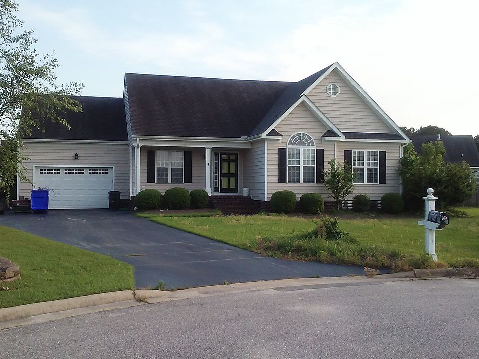 2nd image of 2604 S Chatham Ct