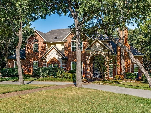 2nd image of 220 Fawn Hollow Dr