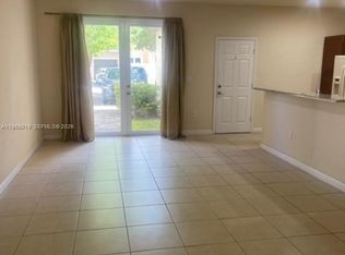 17051 SW 96th St, Miami, FL 33196