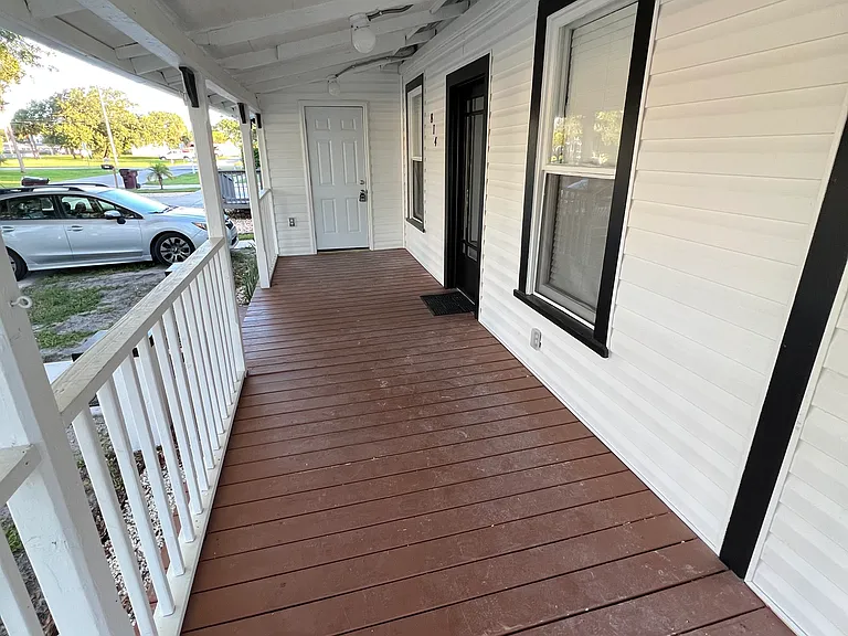 814 Minnesota Ave — Photo 2