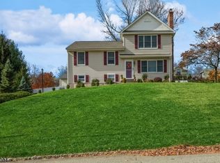 4 Bedford Pl, Morristown, NJ 07960