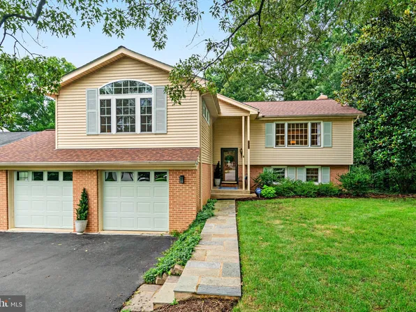 8606 Falkstone Ln, Alexandria, VA 22309