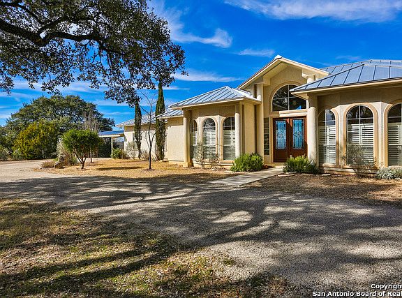 2nd image of 206 Majestic Oaks Dr