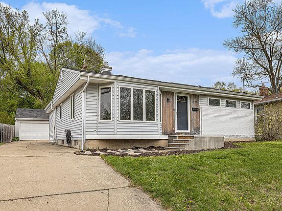 3rd image of 1085 Kentwood St NE