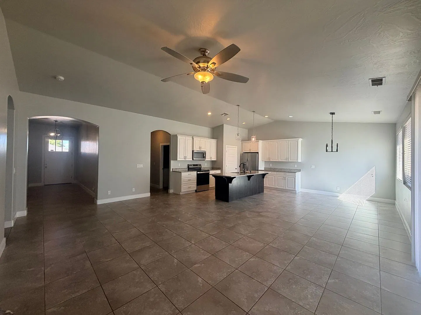 4 Bed, 2.5 bath, 3 car garage with RV parking! — Photo 3