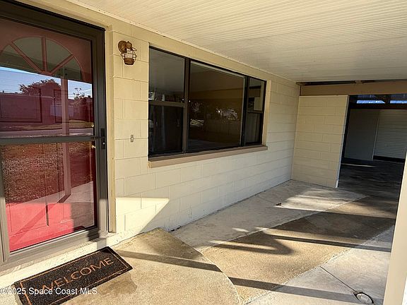 2nd image of 4805 Cocoanut Dr