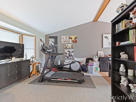 3rd image of 2615 Leffingwell Ave NE #1