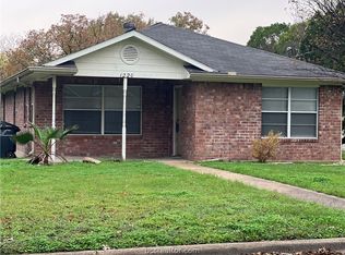 1220 Phoenix St, College Station, TX 77840