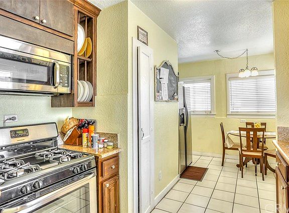 5th image of 521 N Monterey Ave
