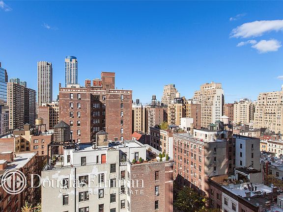 4th image of 201 W 70th St APT 17B