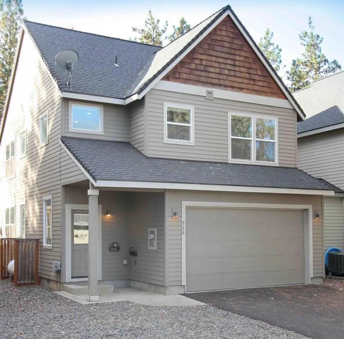 4 bed, 1736 sqft, $2,495 — Photo 2