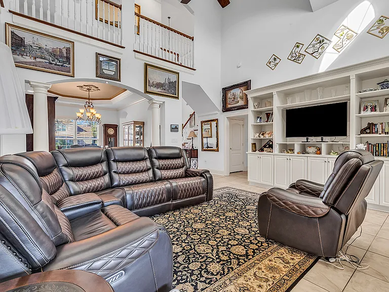801 Bluffview Dr — Photo 6