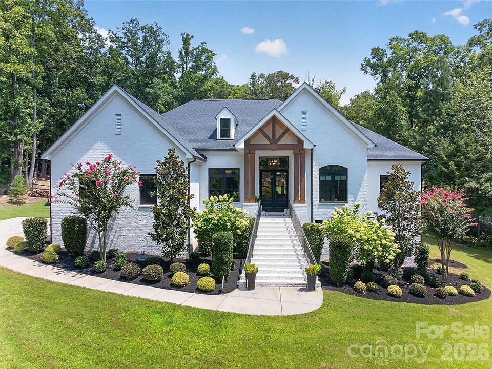 1st image of 809 Woodland Forest Dr
