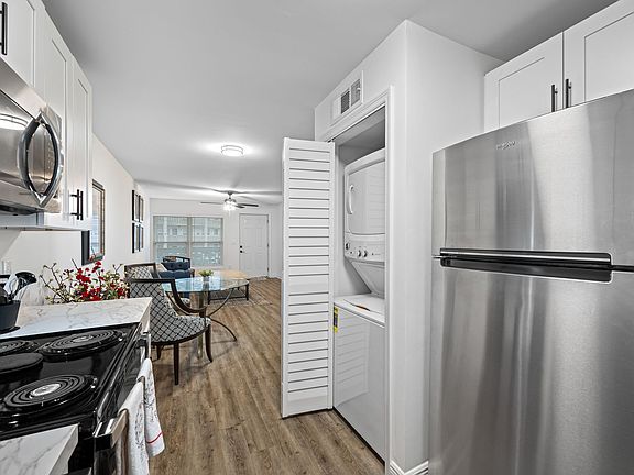 5th image of 5870 56th Ave N #E202