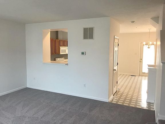 2nd image of 279 Spencer Cir
