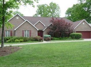 24 Cliff Woods Dr, Huntington, WV 25704