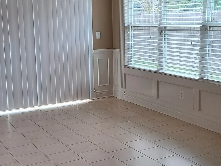 210 NW Michael Dr — Photo 13