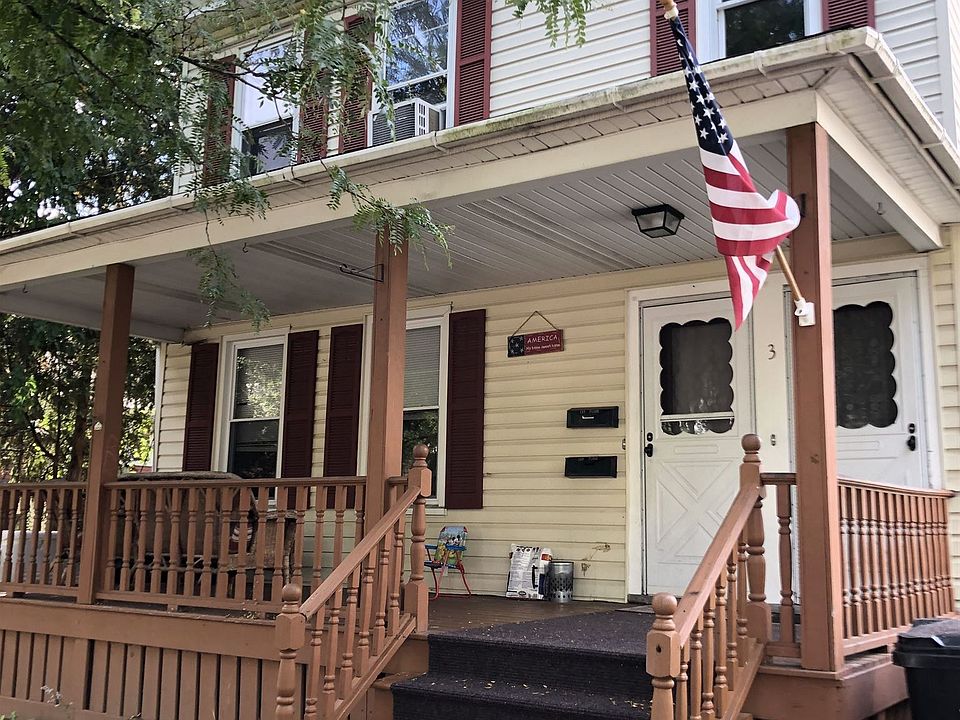 1st image of 3 Woodrow Ct