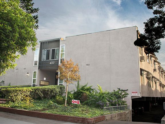 2nd image of 420 Burchett St APT 8