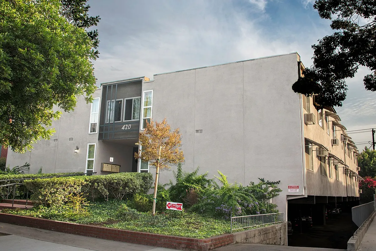 Building Photo - 420 Burchett St