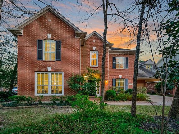 A rare one owner Village Builders home nestled in The Woodlands village of Alden Bridge. This picture perfect move in ready 5 bedroom 3 1/2 bath home is conveniently located near shopping and easy access to I-45 via FM1488.